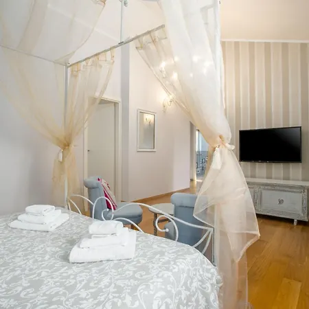 Holiday home Mit Pool, Garten Und Sommerkueche