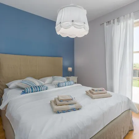 Mit Pool, Garten Und Sommerkueche Holiday home *
